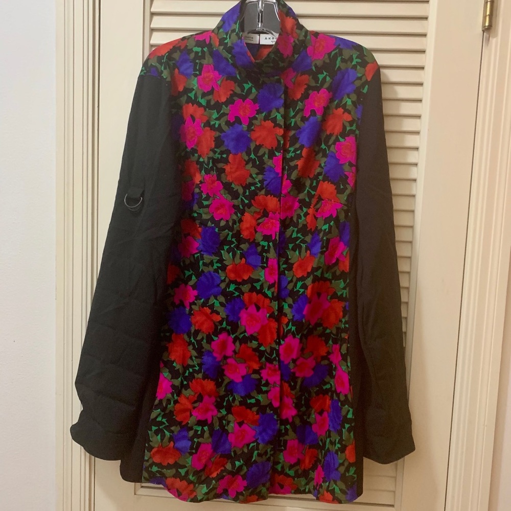 AKRIS PUNTO Sax 5th Ave. blouse.